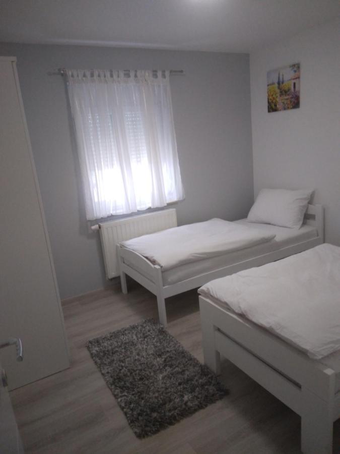 Apartmani Derek Посуше Екстер'єр фото